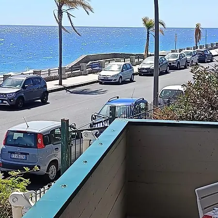 Robert's Beachfront